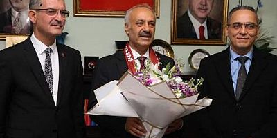 AK Parti Kartal Belediye Başkan Adayı Mimar Hüseyin Karakaya coşkuyla karşılandı
