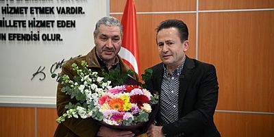 Tuzla Belediye Başkanı Dr. Şadi Yazıcı, 50 bininci vatandaşla randevusuz görüştü