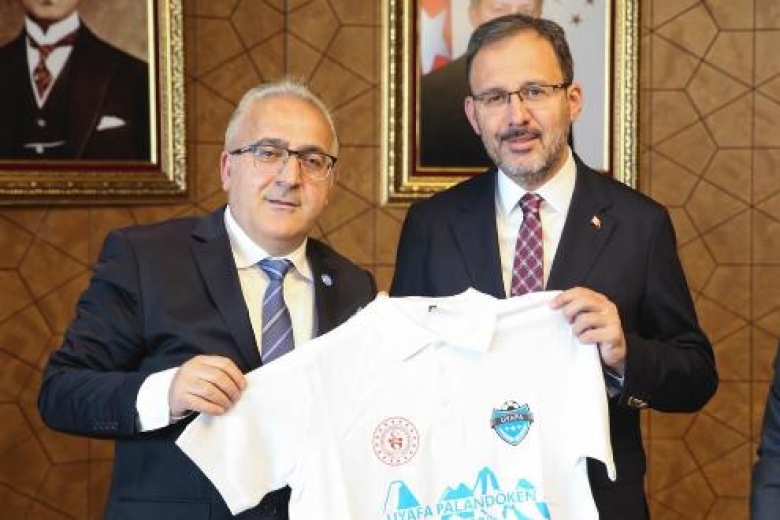 UYAFA’dan Gençlik ve Spor Bakanı  Dr. Mehmet Kasapoğlu'na ziyaret