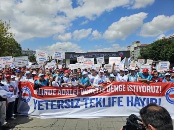 EĞİTİM-BİR-SEN; GELİRDE ADALET, ÜCRETTE DENGE İSTİYORUZ YETERSİZ TEKLİFE HAYIR 