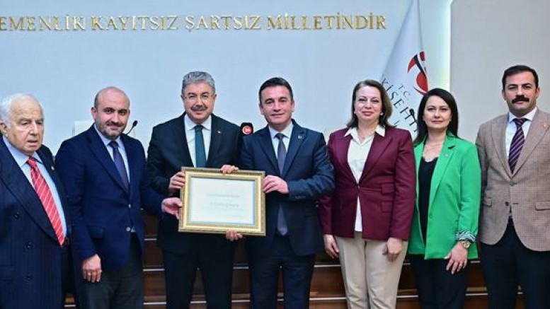 Eskişehir Valisi Dr. Erdinç Yılmaz’a Sivrihisar Fahri Hemşehrilik Beratı Takdim Edildi 