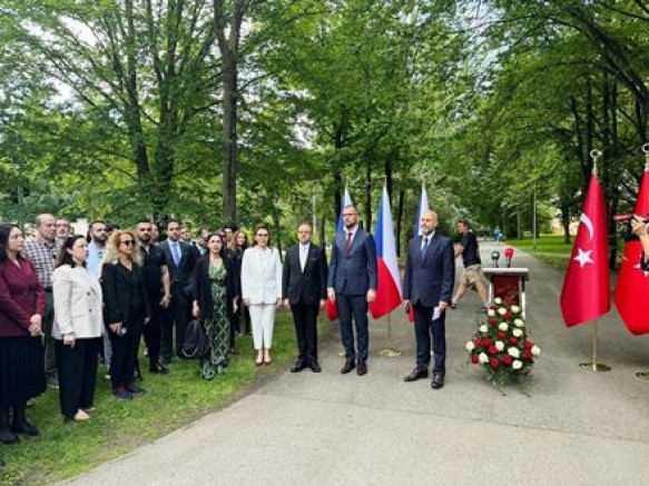 İki ülkenin dostluğunu simgeleyen Çek Türk İş Birliği Parkı Prag’da açıldı