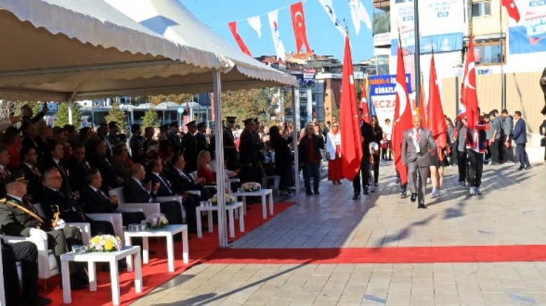 Maltepe’de 29 Ekim Cumhuriyet Bayramı Coşkuyla Kutlandı 