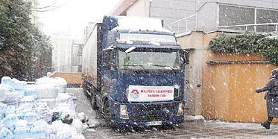 6 TIRLA 70 TON İHTİYAÇ MALZEMESİ GÖNDERİLDİ