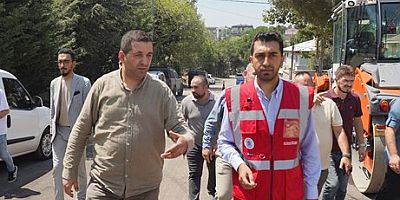 Başkan Bingöl, “Akfırat’ta altyapı ve asfalt seferberliğiyle bir mahallemizin çehresini değiştiriyoruz. 