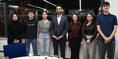 Başkan Eren Ali Bingöl gençlerle iftar sofrasında bir araya geldi 