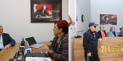 Cumhur İttifakı Ak Parti Maltepe Belediye Başkan Adayı Kadem Başkan, Maltepe Huzurevi Müdürü Asuman Çebi’yi ziyaret etti