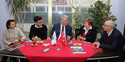 Cumhur İttifakı Ak Parti Maltepe Belediye Başkan Adayı Kadem Ekşi'den  Atatürkçü Düşünce Derneği'ne ziyaret