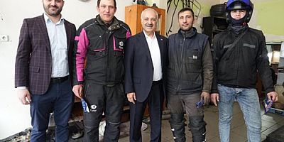 CUMHUR İTTİFAKI BAŞKAN ADAYI KARAKAYA SARAYLAR CADDESİ’NDE ESNAF VE VATANDAŞLA BULUŞTU