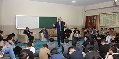 Kadem Başkan gençlerle bir araya geldi, projelerini anlattı