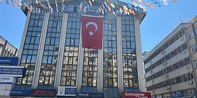 Kartal ve İstanbul'un dört bir yanı ay yıldızlı Türk bayraklarıyla donatıldı