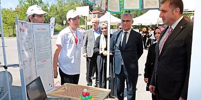 KAYMAKAM TİRYAKİ MTAL’DE TÜBİTAK 4006 BİLİM FUARI AÇILIŞINA KATILDI