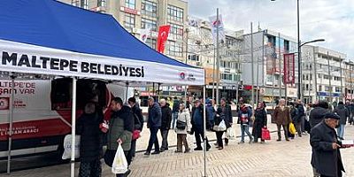 Maltepe Belediyesi kandil simidi dağıttı