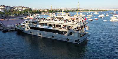 TUZLA BELEDİYESİ, İSTANBULLULARA MEHTAP TURLARI İLE DENİZ KEYFİ YAŞATIYOR