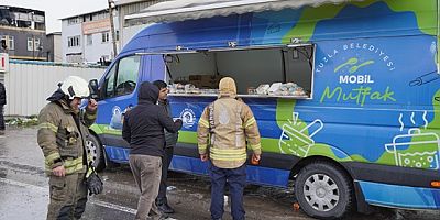 Tuzla Belediyesi’nden yangından etkilenen vatandaşlara destek 