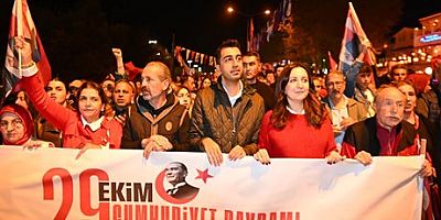 Tuzla’da Cumhuriyetin 102’nci yılı Zeynep Bastık konseriyle kutlandı
