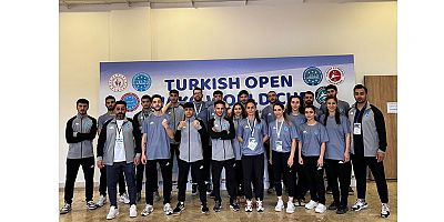 Tuzla’nın şampiyon sporcuları Uluslararası Kick Boks Dünya Kupası’nda 14 madalya kazandı