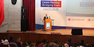 Yükseköğretim Kurulu Başkanı Özvar ODTÜ'de Kariyer Planlaması Konferansına katıldı