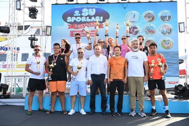 Tuzla Belediye Başkanı Dr. Şadi Yazıcı su sporları festivalinde; “Deniz deyince akıllara Tuzla gelsin istiyoruz”