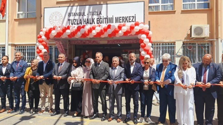 TUZLA HALK EĞİTİMİ MERKEZİ YIL SONU SERGİSİ GÖRENLERİ HAYRAN BIRAKTI